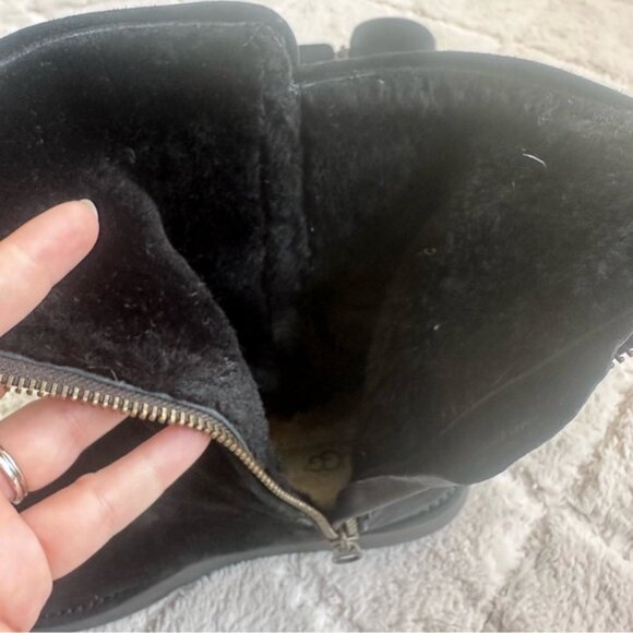 Ugg | Black 1009250 Abree Short Boots | Size 8 - Picture 8 of 13